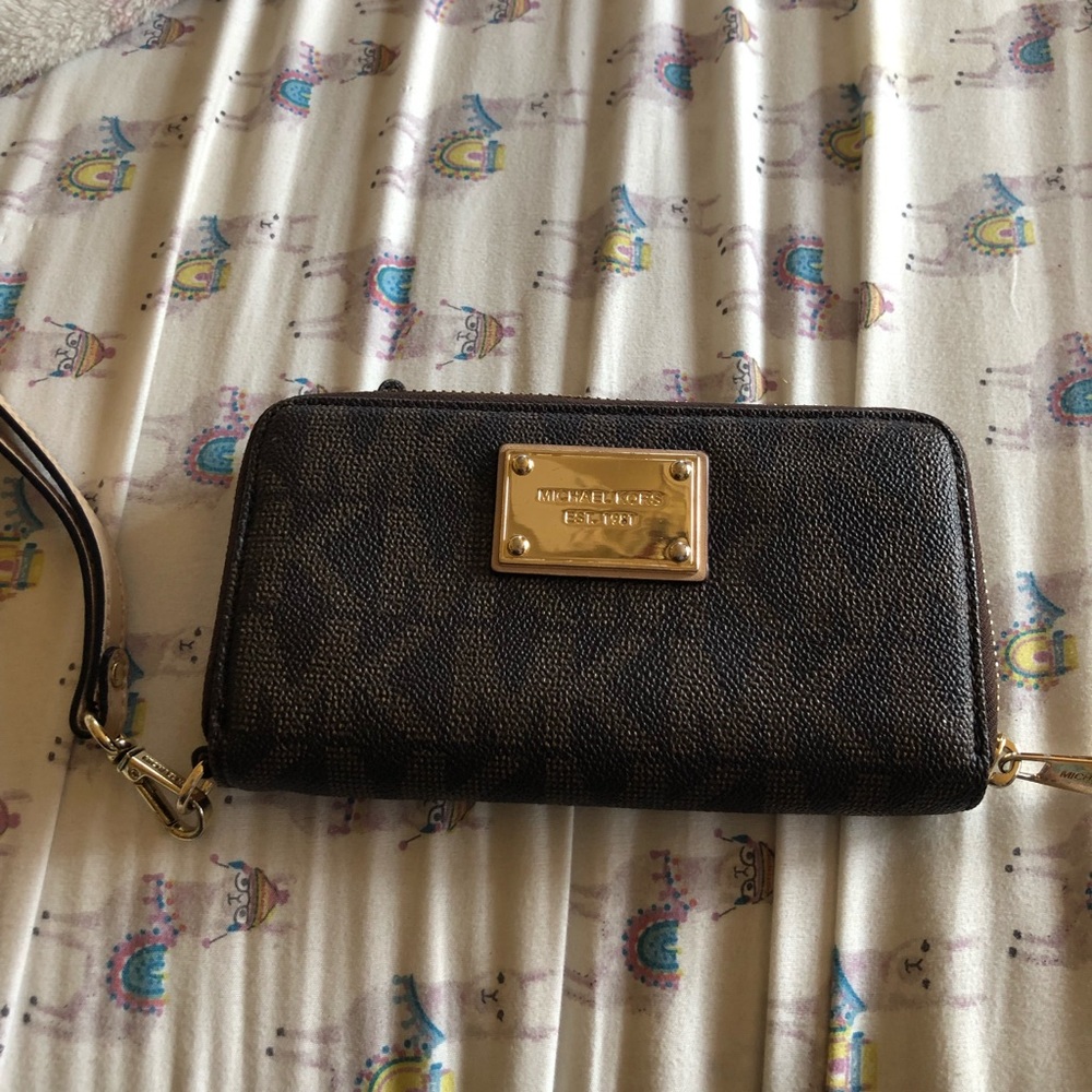 MK Wristlet